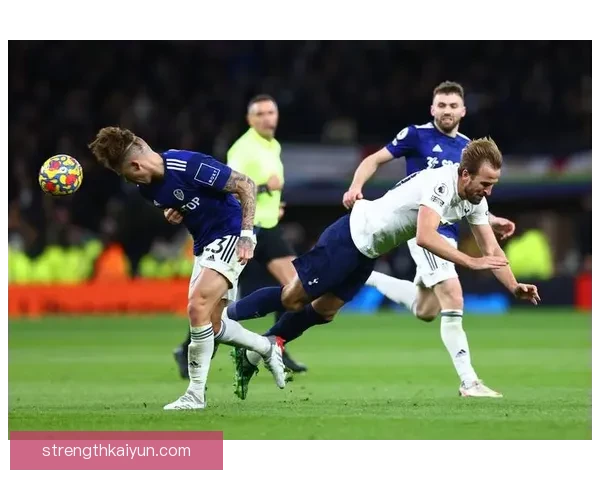 阿尔方斯·阿雷奥拉状态回暖，英超赛季表现逐渐稳定