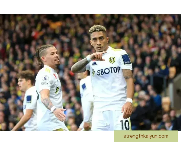 拉菲尼亚盘带技术分析：本赛季突破成功率与控球稳定性持续提升